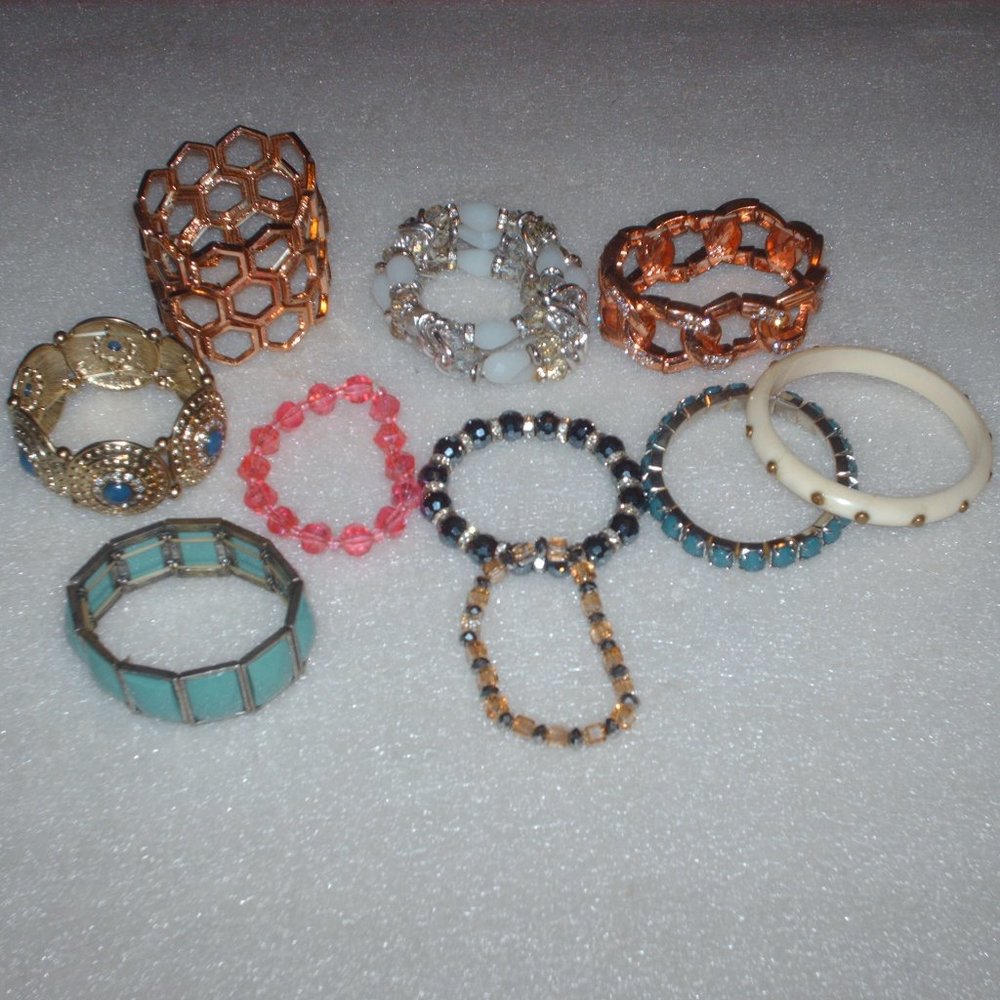 Nice lot of 10 colorful fashion bracelets